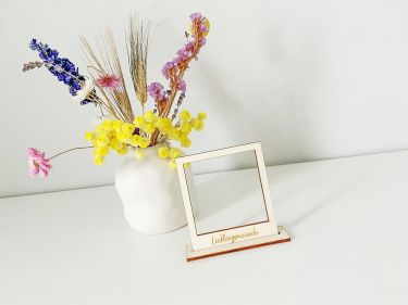 Polaroid Bilderrahmen aus Holz personalisiert Bilderrahmen mit Wunschschriftzug Zuhause | Schreibschrift | mit Standfuß